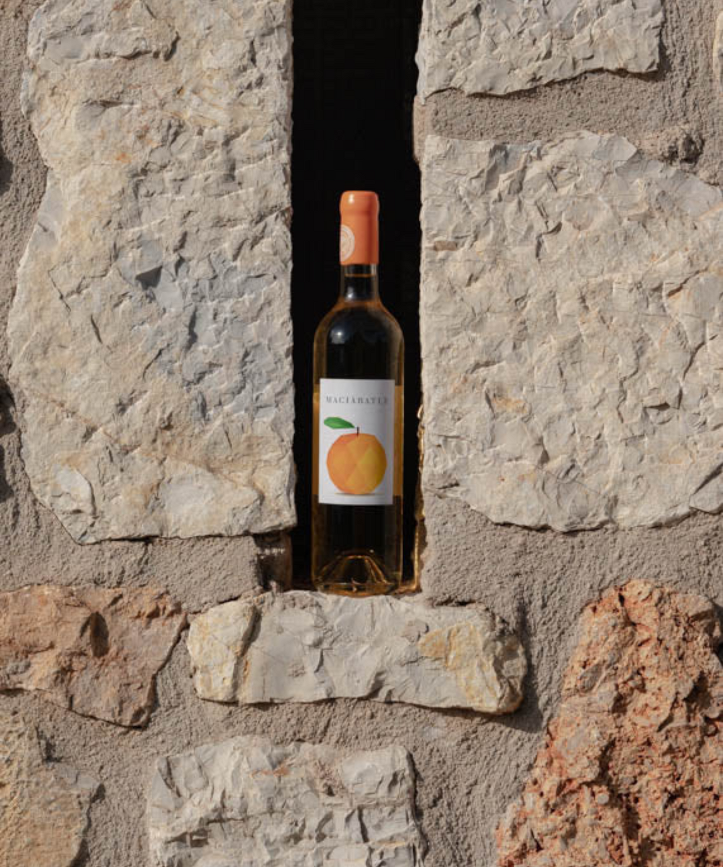 Bottle of orange wine in the wall of Macia Batle