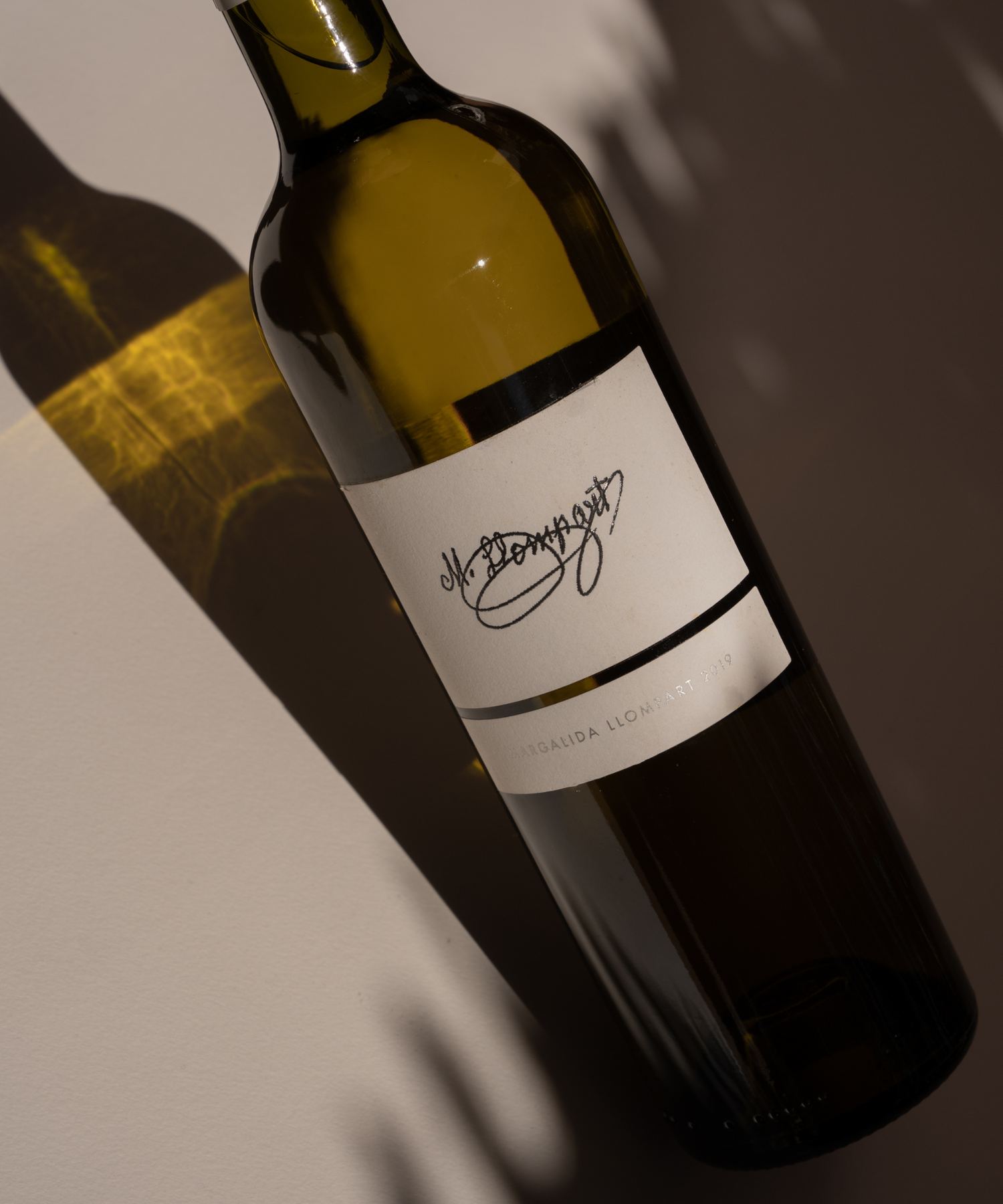Bottle Chardonnay label Mallorca